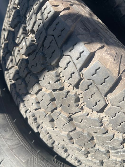 Продавам 3бр.гуми Goodyear wrangler  Гуми 265/60R18