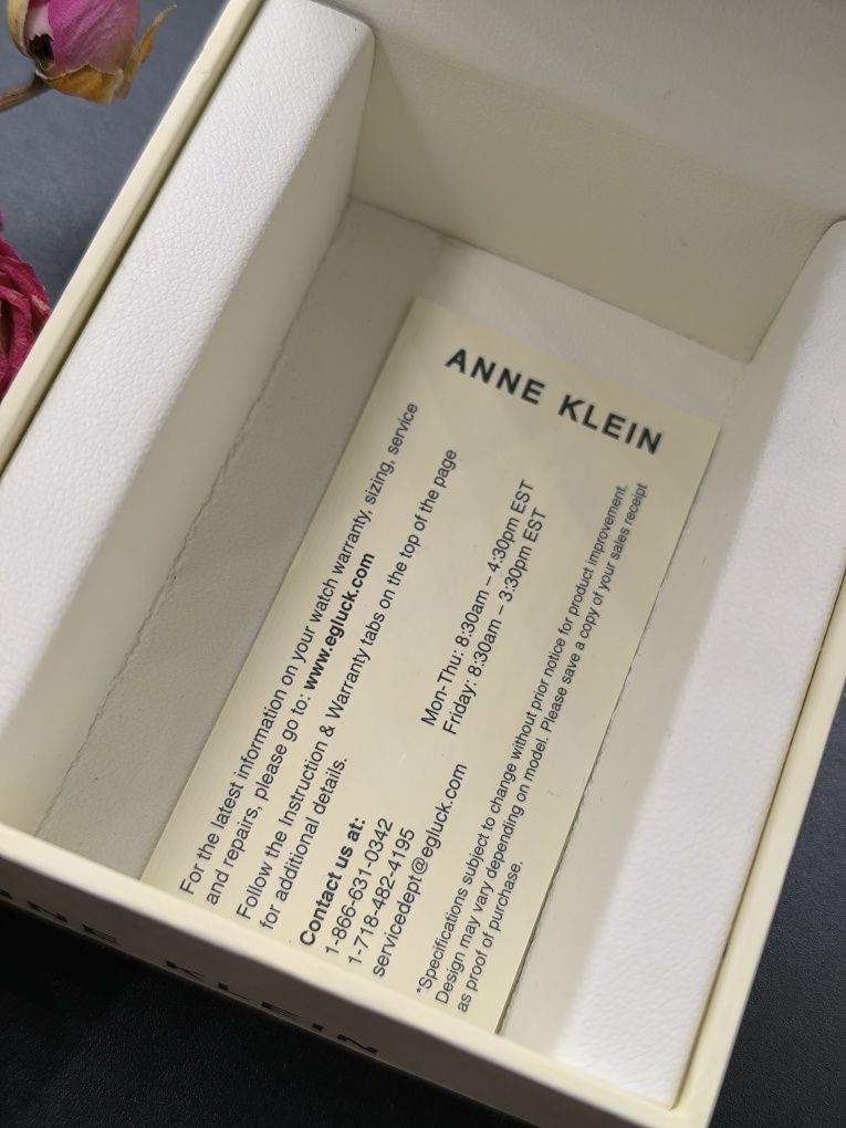 Продам часы Anna Klein