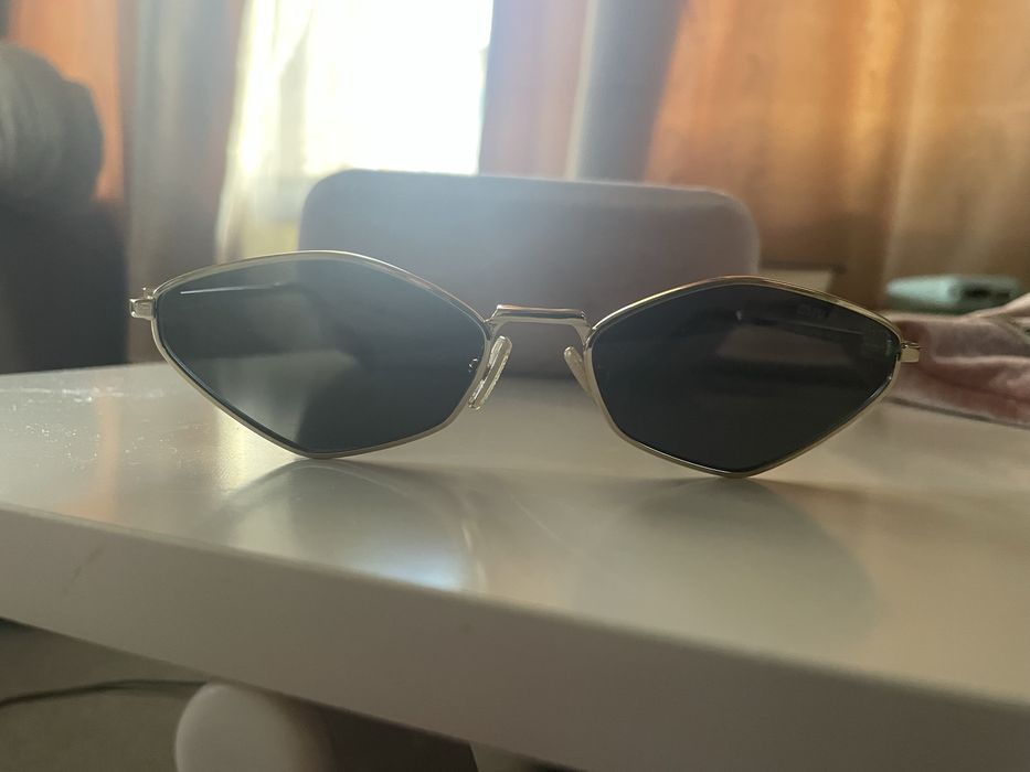 Дамски слънчеви очила MIU MIU