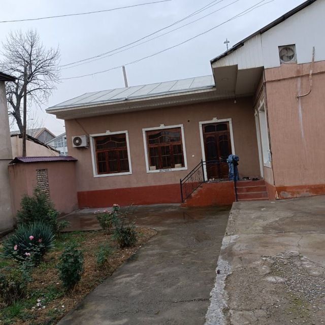 Уй сотилади срочно
