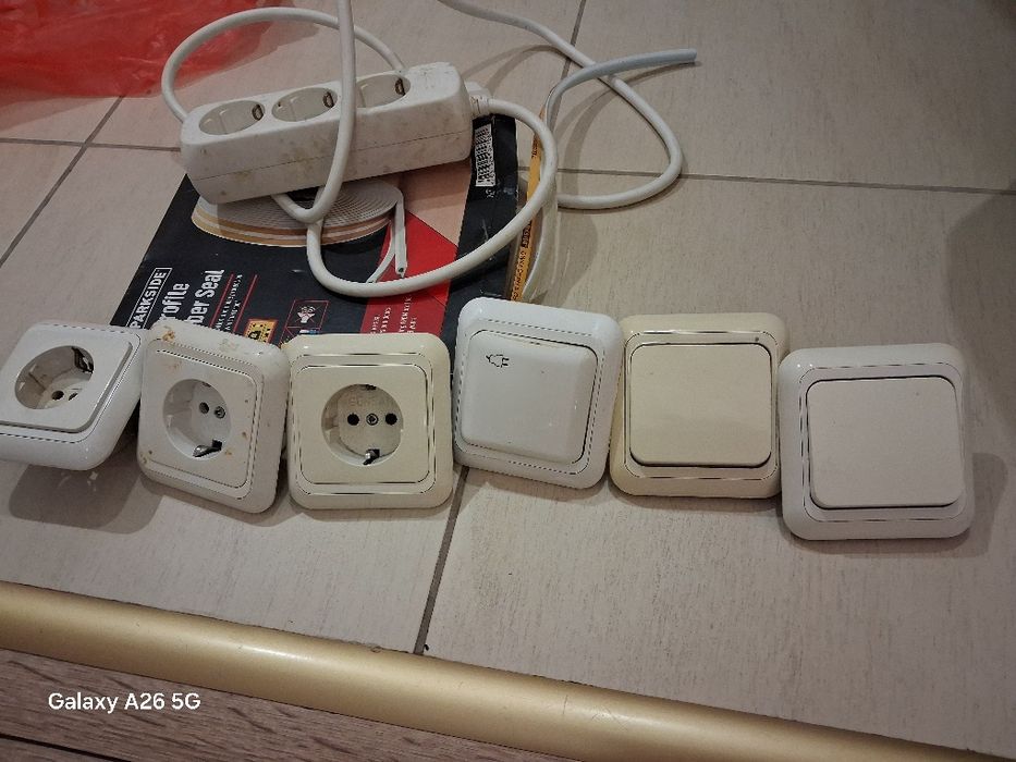 Разклонител, Контакти,ключове и уплътнител за 22лв всичко