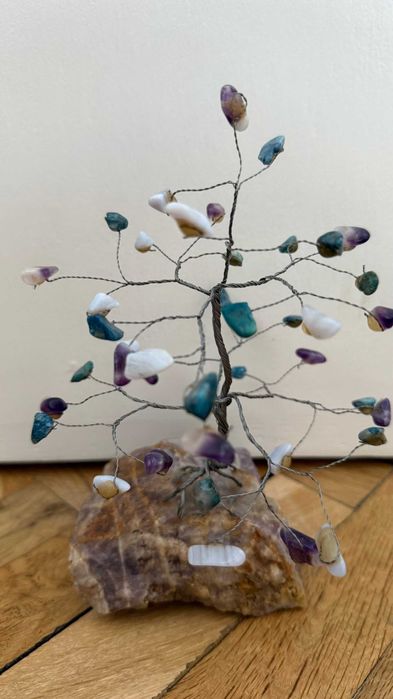 Дърво на щастието и на късмета с камъни