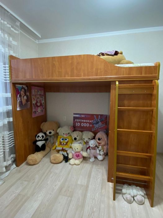 Двухъярусная кровать с рабочим местом