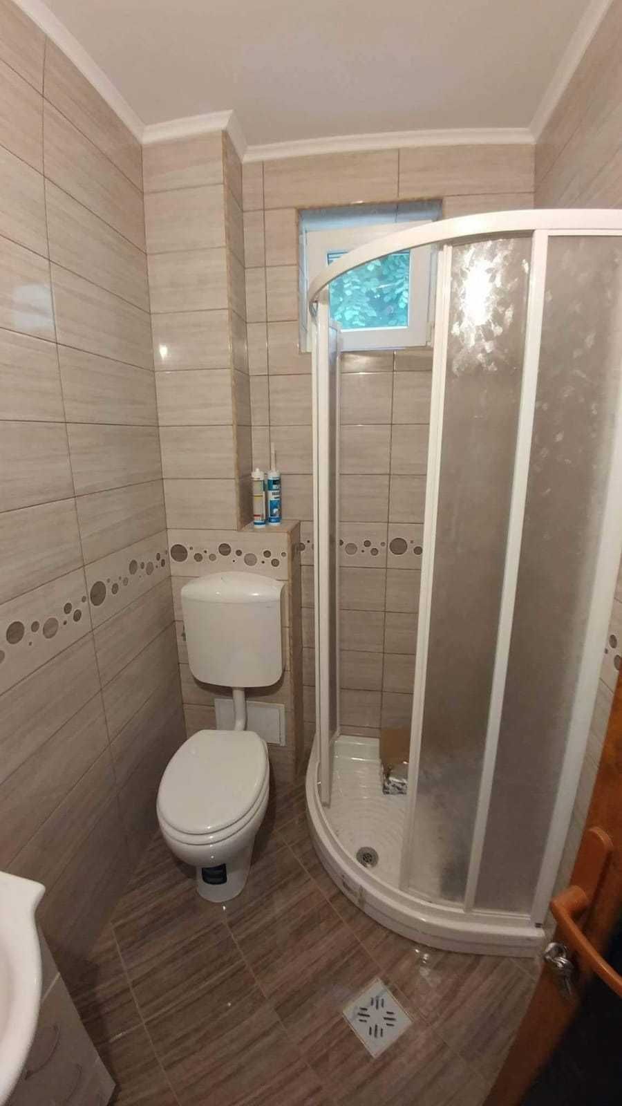 Apartament 4 camere  de vanzare