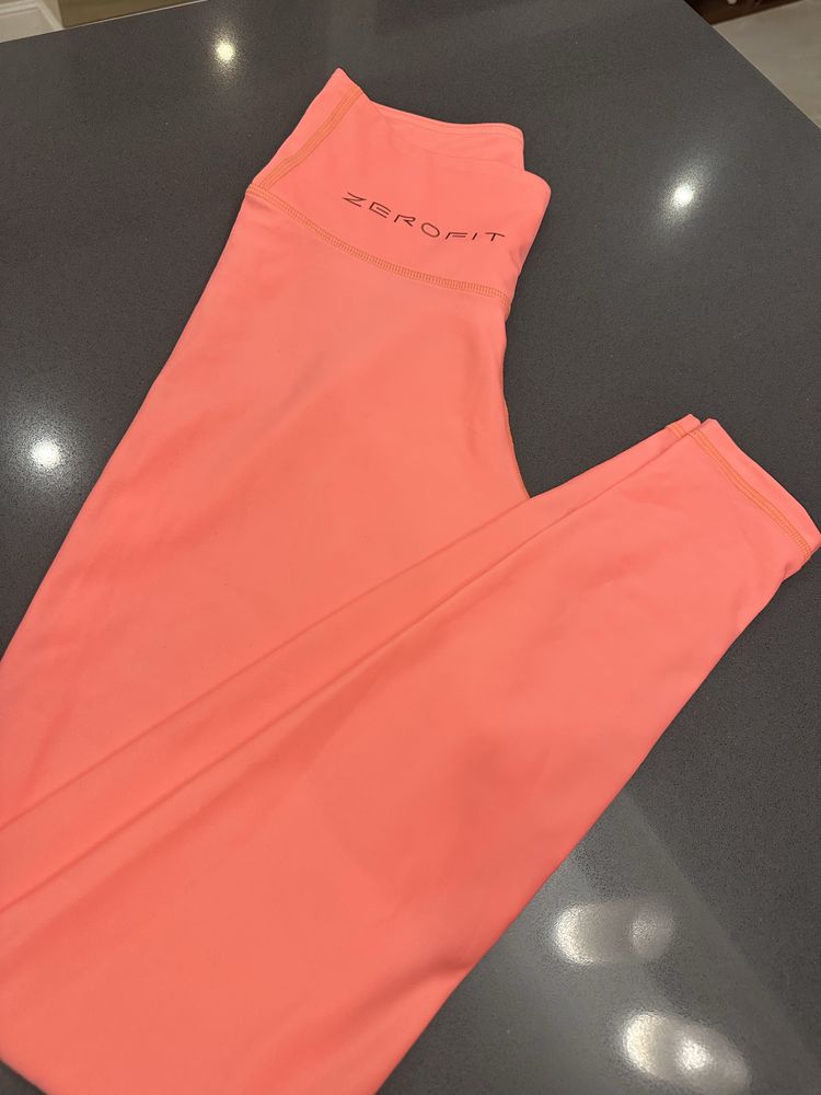 Нови клинове Victoria’s Secret, ZeroFit, долнище Armani, xs