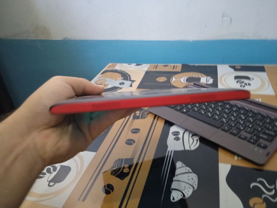 Pertigio planshet noutbook sotiladi