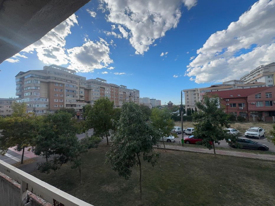 închiriez apartament 2 camere decomandate