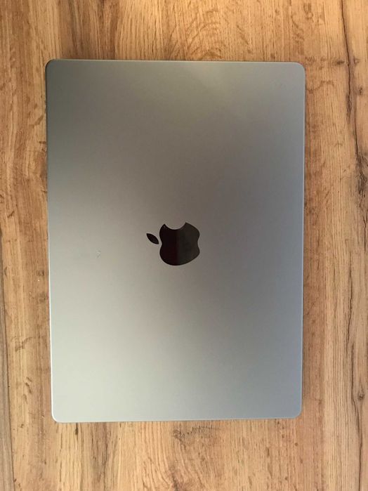 MacBook Pro 14 M3--2023--8GB RAM 1TB