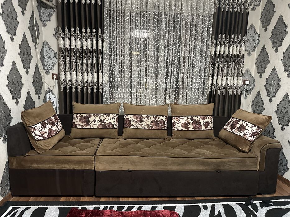 Продается уголок в хорошем состоянии