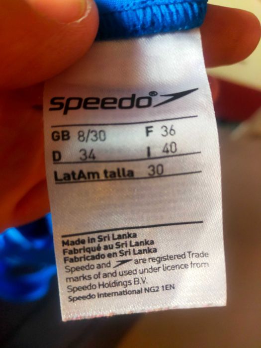 Vând costum înot SPEEDO pentru competiție
