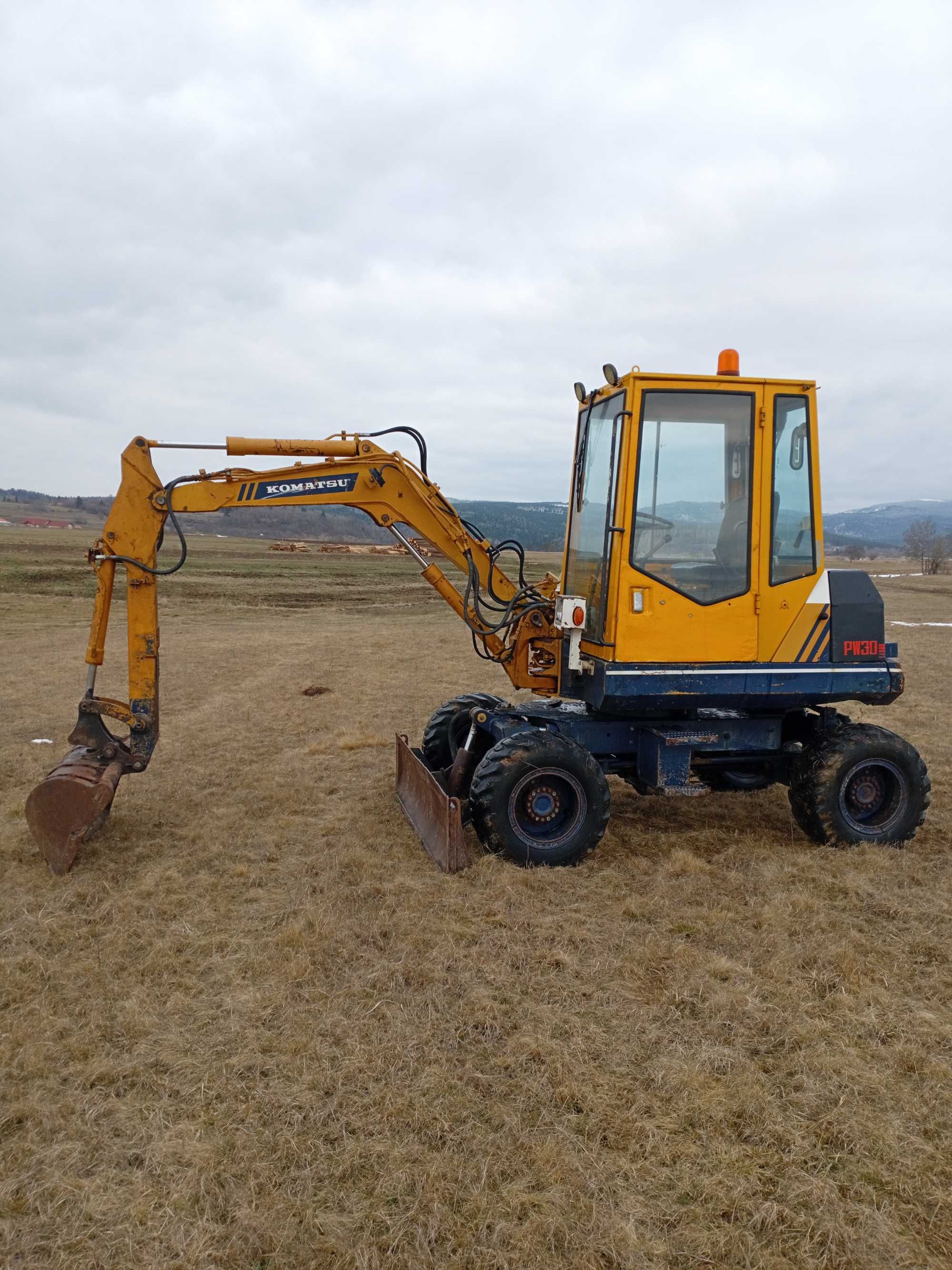 Excavator Komatsu PW30