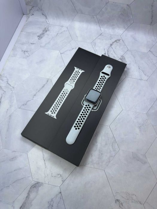 Apple Watch SE 40mm / РАССРОЧКА ДО 60 МЕСЯЦЕВ/ Ломбард Лидер"