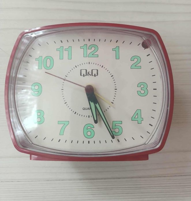 Ceas deșteptător Q&Q