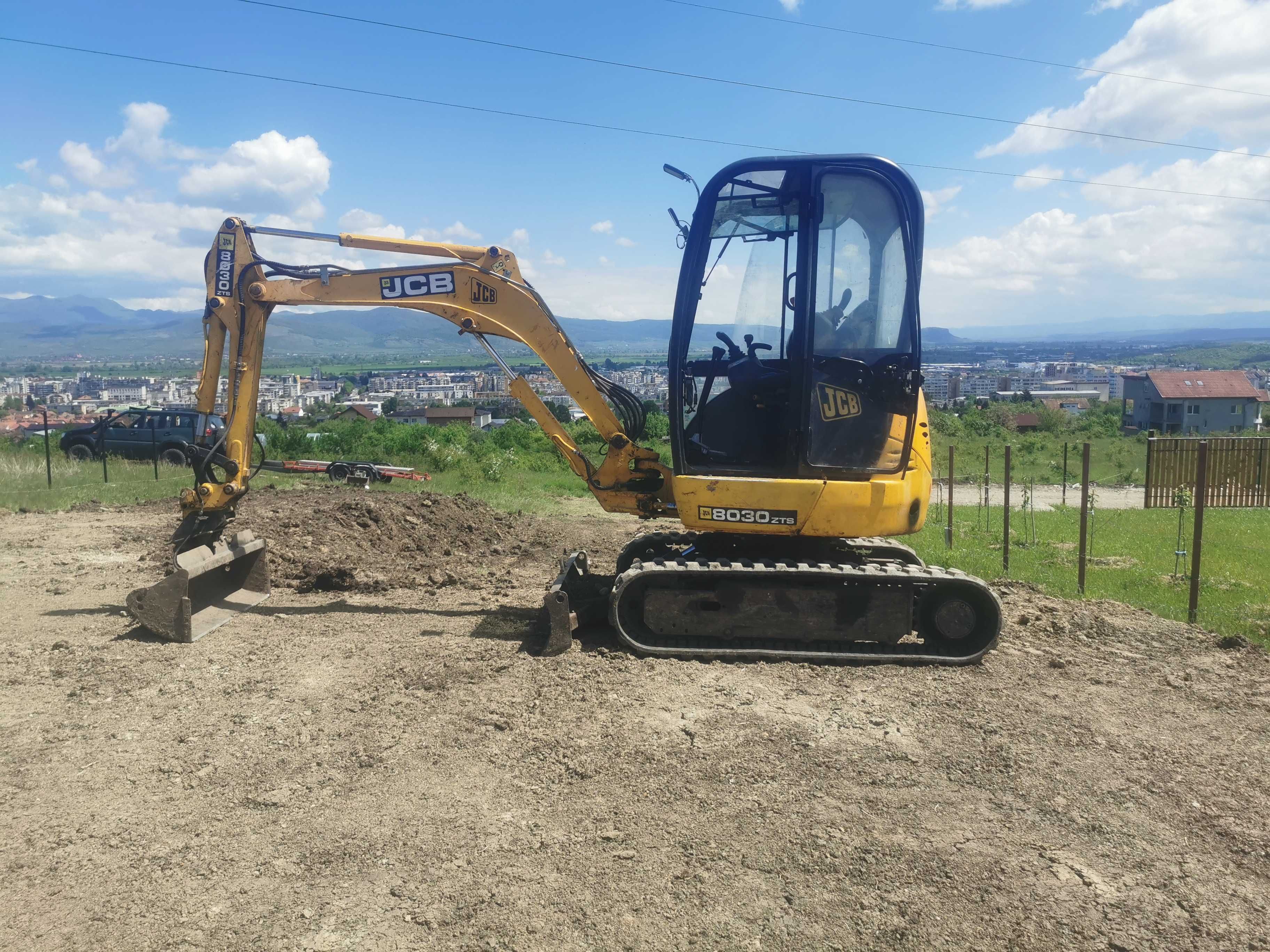 Prestari servici cu mini Excavator 3,2 to