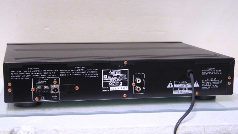 Tuner Pioneer F-445(Japonia).