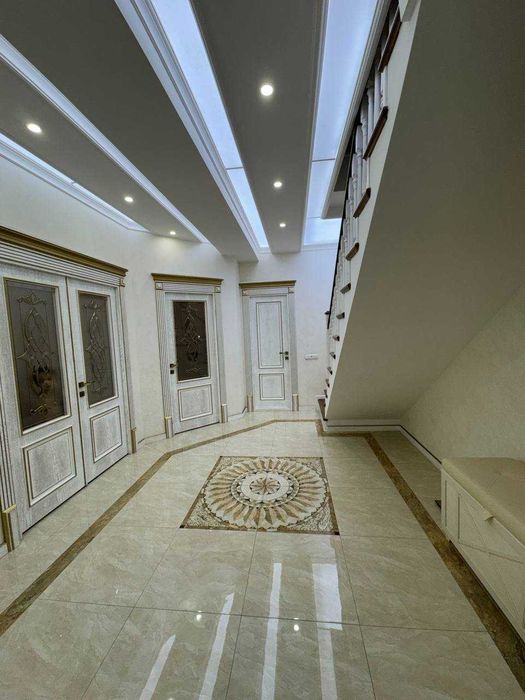 Просторная 4-комнатная квартира с ремонтом