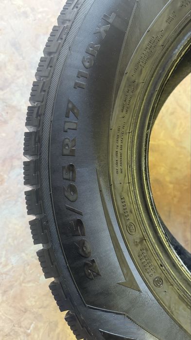 Продаю шины Nokian  265/65 R17
