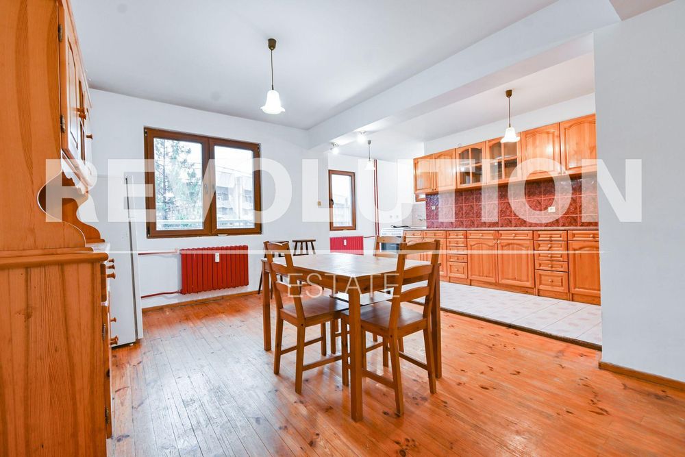 Тристаен апартамент в ж.к. Гео Милев