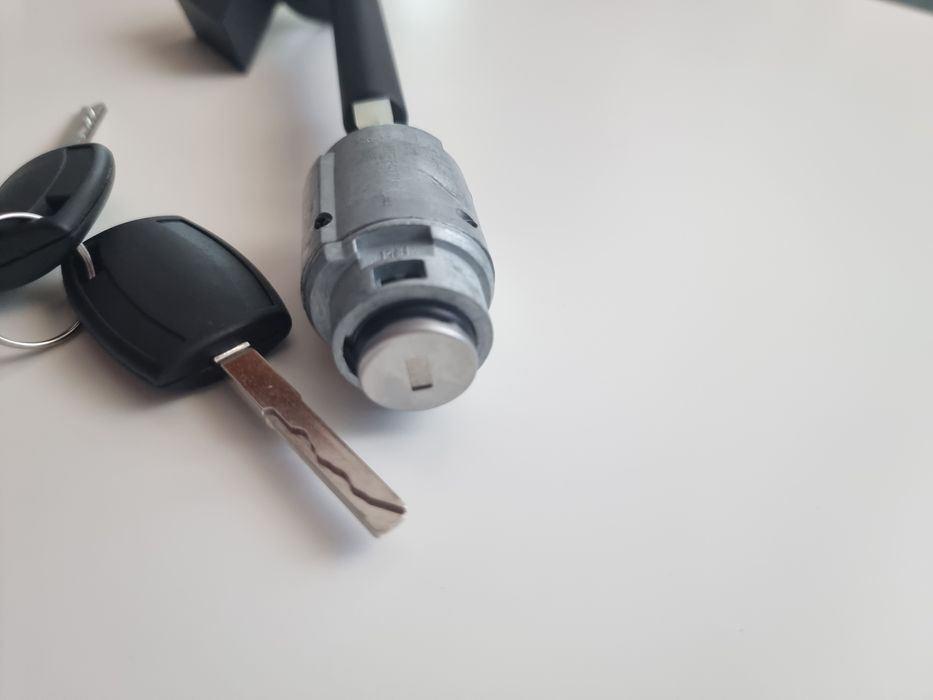 Mecanism / Tija / Butuc  deschidere capota Ford Focus 2 (2004–2012)