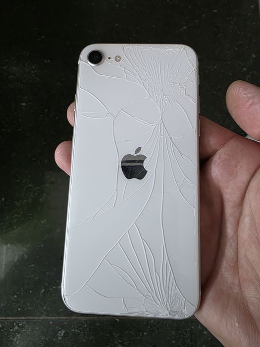 iPhone se 2020года 128гб 75%