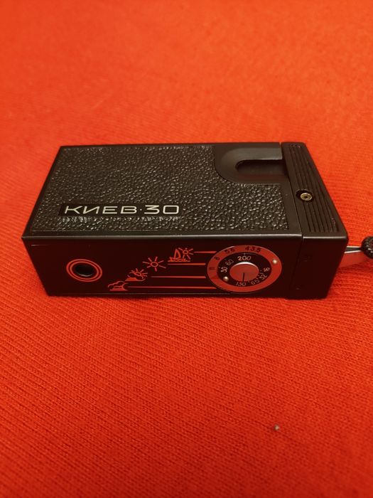 Фотоаппарат Киев 30 для 16-мм пленки миниатюрный