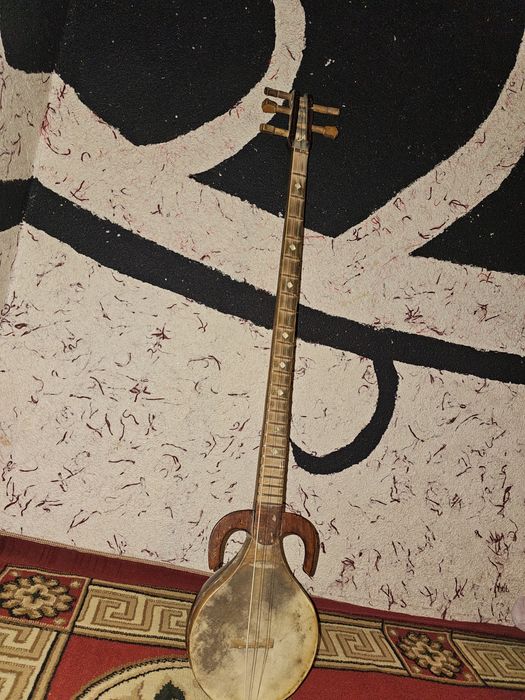 Rubob sotladi 100$ dullir