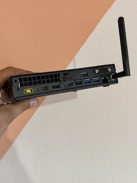 Mini pc/nuc Lenovo cu procesor  i5-9500T•
