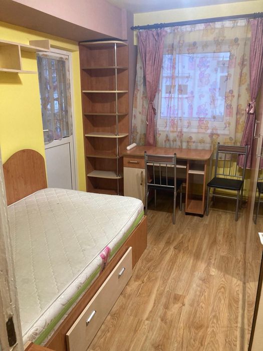 Inchiriez apartament 3 camere Micro 3, Buzau