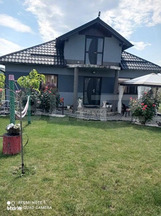 Casa la 6 km de Bistrita cu 25 ari de pamant