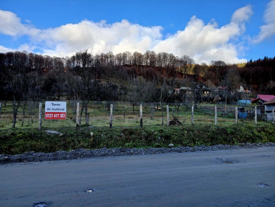 Teren de inchiriat' 3500m Vălcea  com Perisani sat Poiana