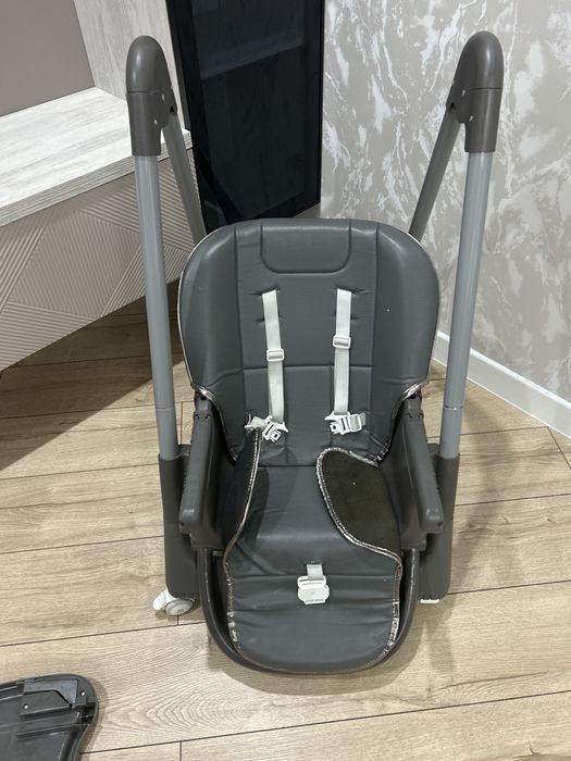 Продаю стол для кормления