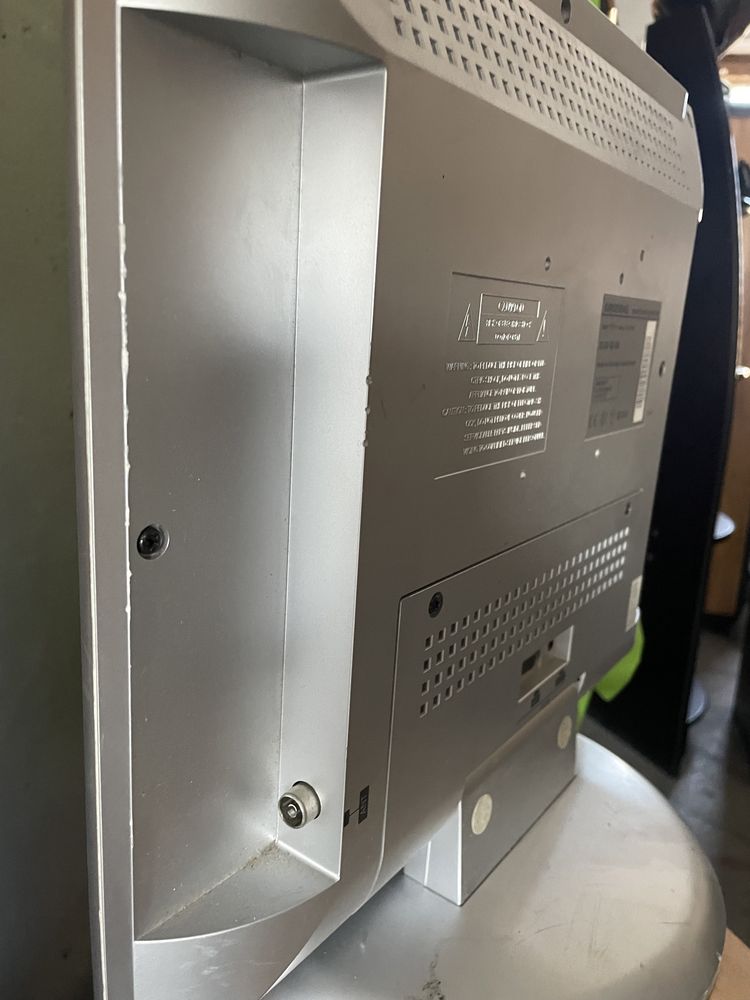 TV RULOTA 12V- GRUNDIG - display multifuncțional