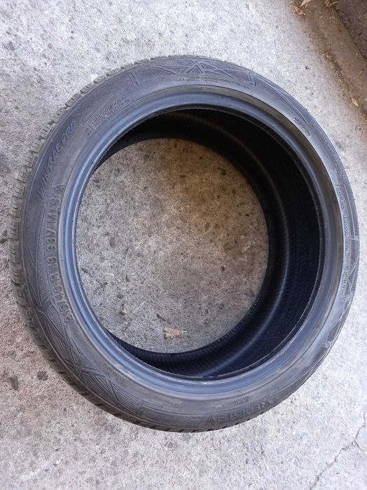Зимни 215/45 R18 VREDESTEIN