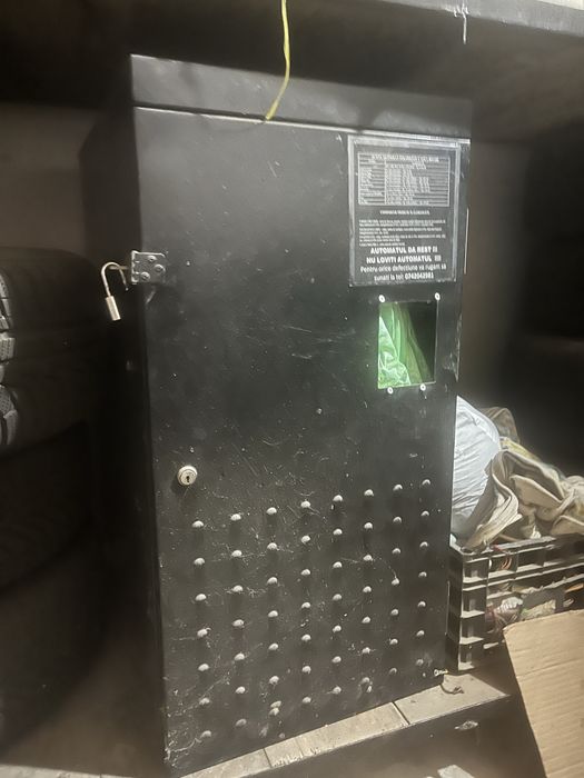 Vand automat cafea rheavendors xm si necta ferrara