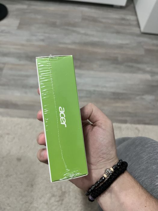 Casti wireles noi/sigilate la cutie