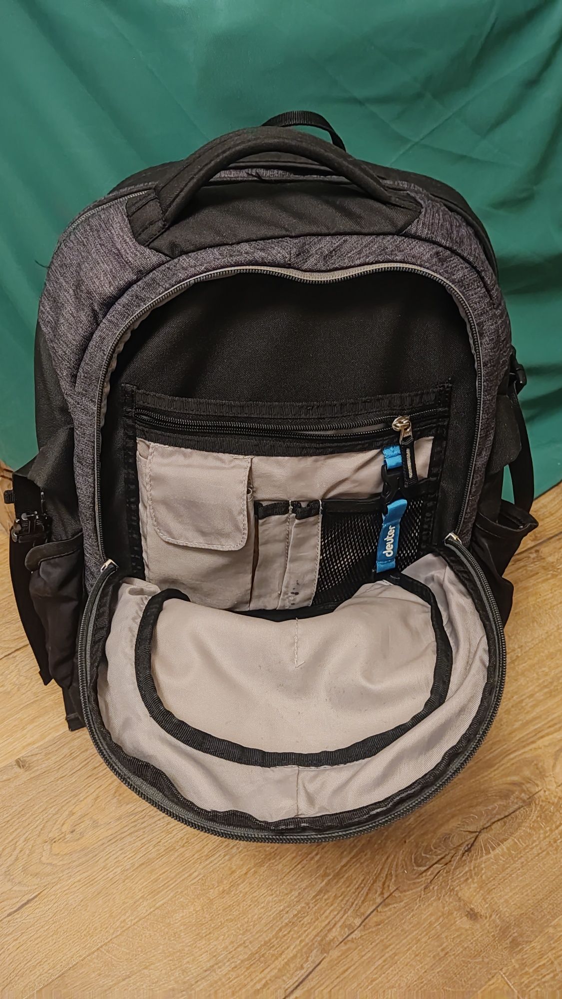 Раница Deuter Giga Pro, 30L, градски номади, леки преходи
