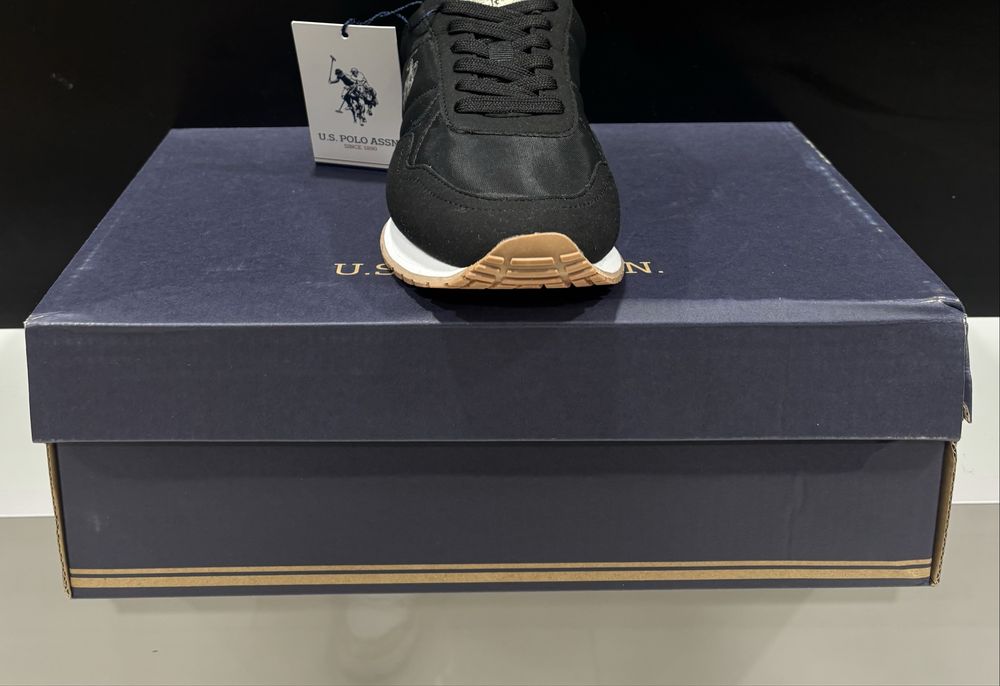 Adidasi U.S Polo Assn noi in cutie