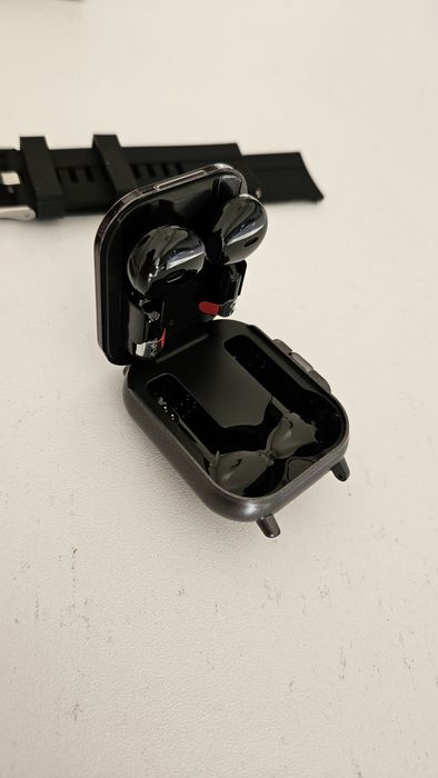 Smartwatch 2in1 cu Căștin2025