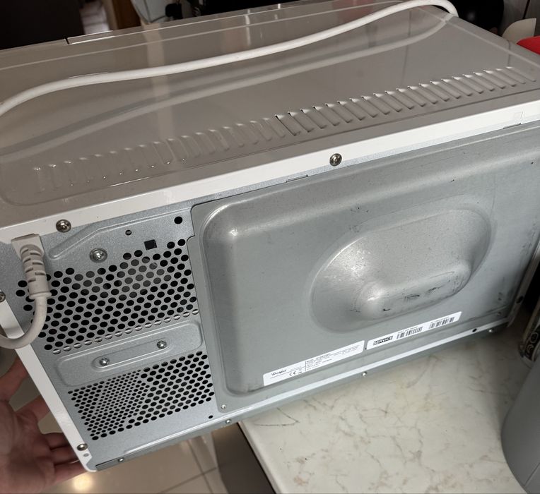 Cuptorul cu microunde Whirlpool GT285/WH