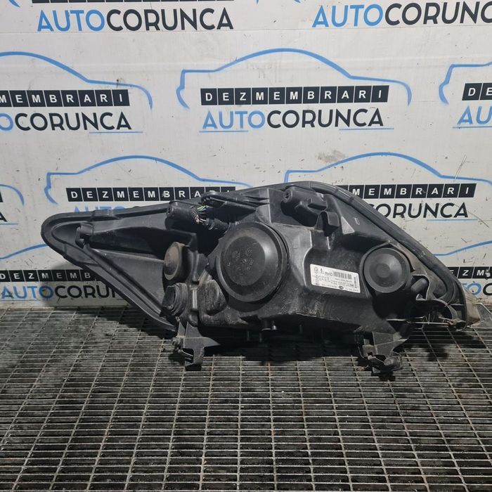 Far Stanga Ford Kuga 2008 - 2012 SUV 4 Usi (1383) Fara xenon 8V4113W030BE