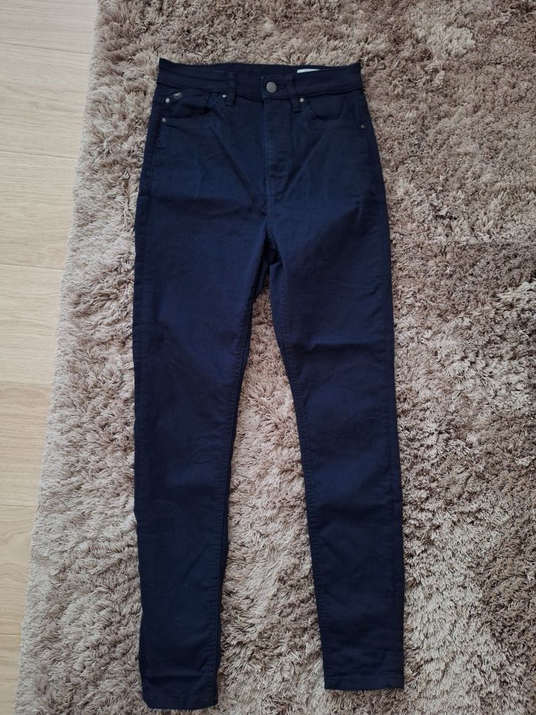Blugi Esprit/ H&M noi sau aproape noi, 30 lei oricare 2 perechi!
