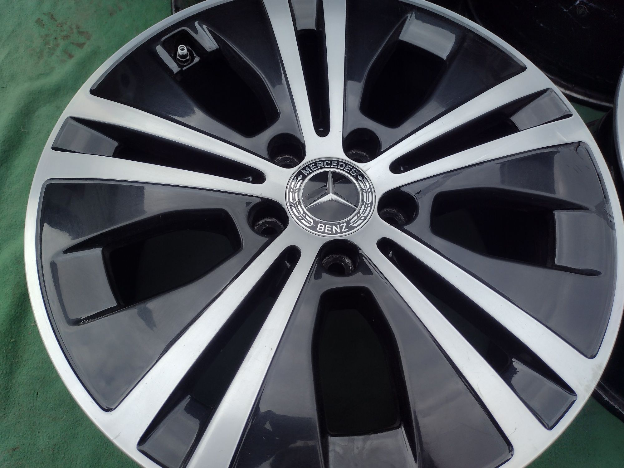 Оригинални 17-5х112 ЕТ40 7.5j Mercedes E class W213