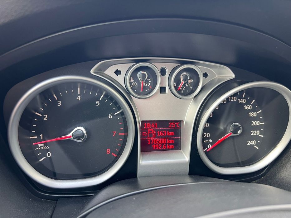 Vand Ford Focus 2 facelift 1.6 benzina