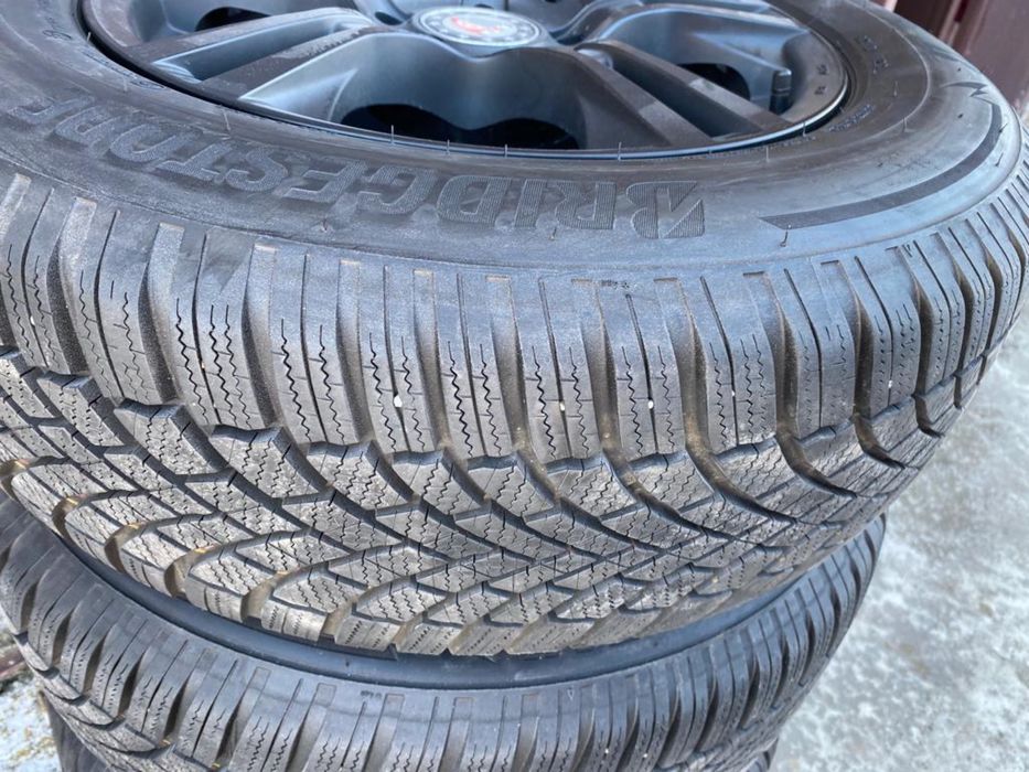 Anvelope iarna brigestone blizzak 215/65/16