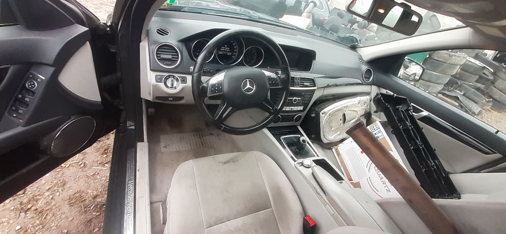Faruri Europa Mercedes c class w204