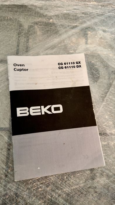 Vând aragaz Beko impecabil