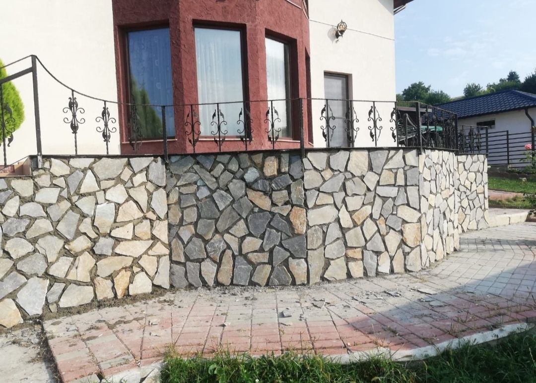 Piatra cubica naturală granit, oferim servicii complete