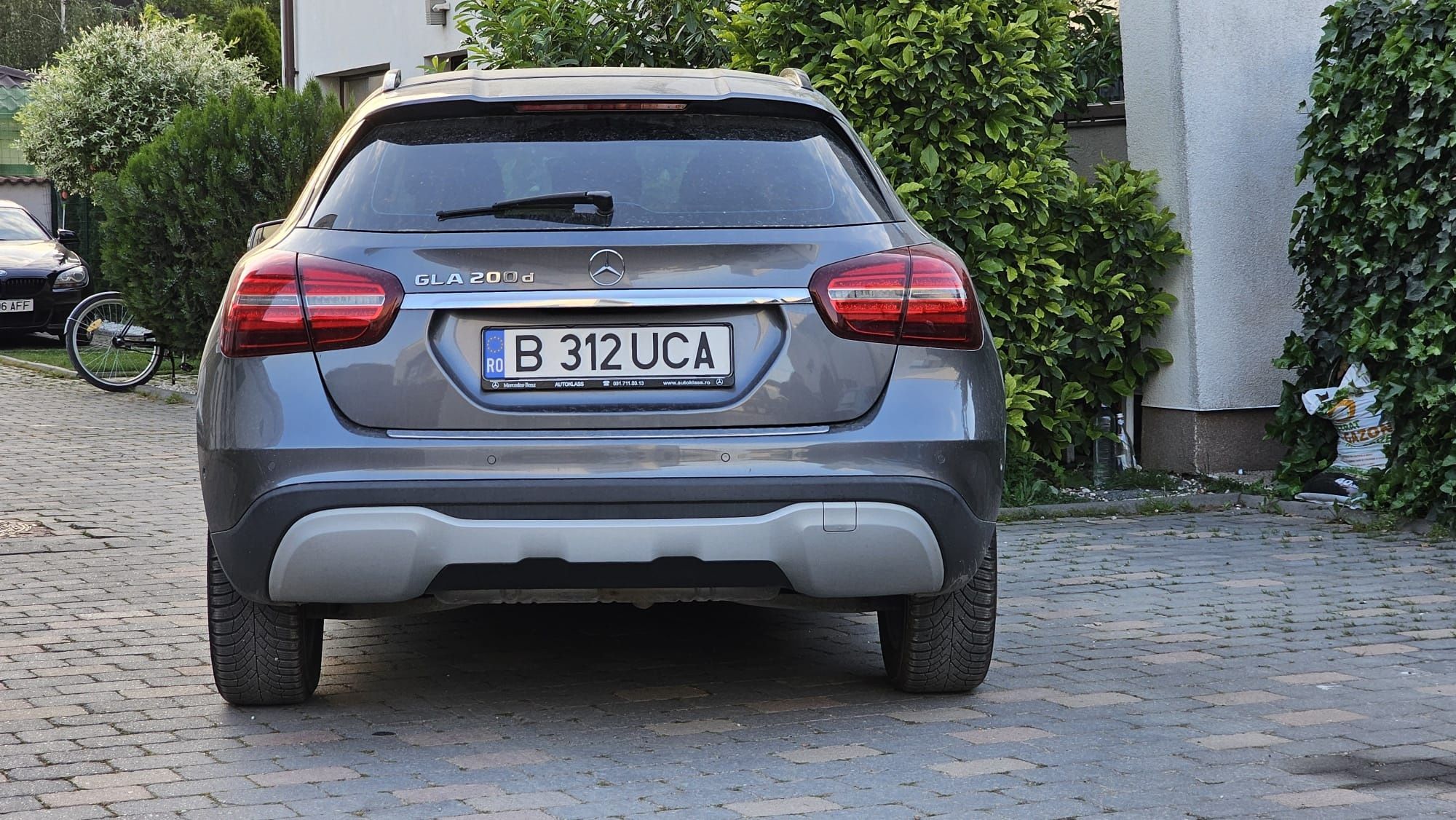 Mercedes-Benz GLA 200d Business - Diesel - Automatic - 136 hp -