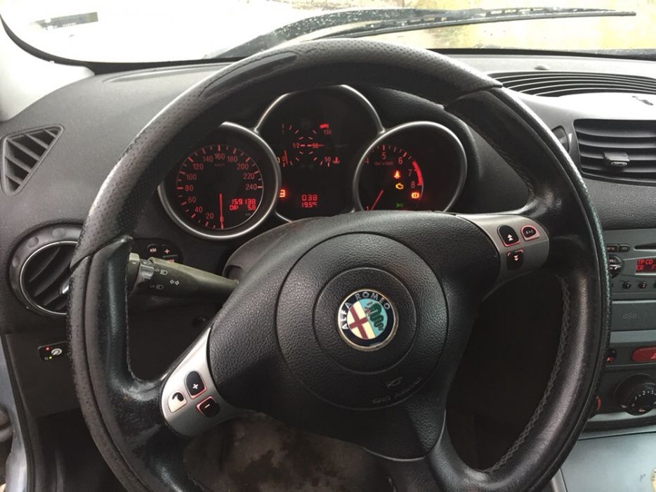 Алфа 147 1.6 105 коня 2004 година на части