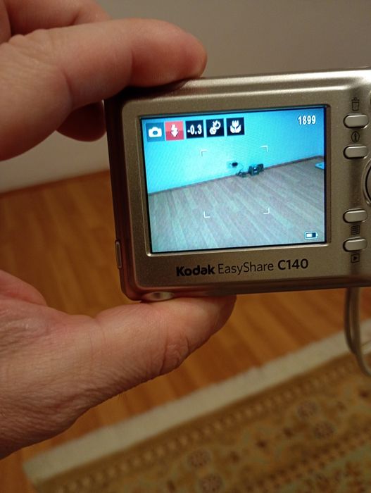 Vând aparat foto Kodak 8.2Megapixels nou